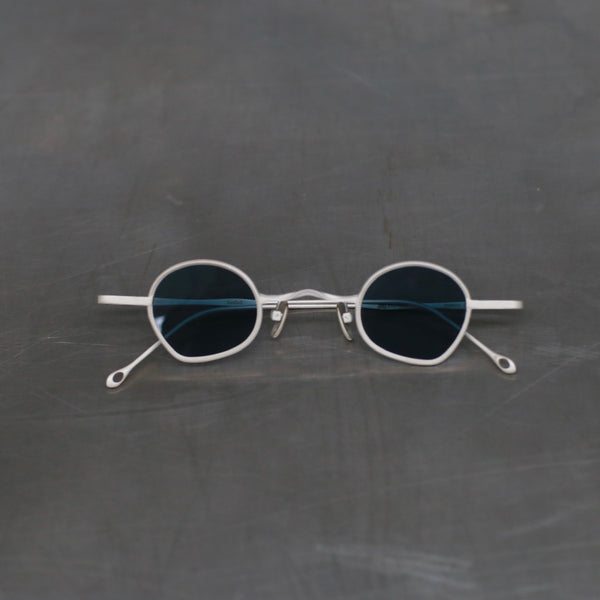 Rigards RG1935AG series shaped sterling silver sunglasses, RG-RG1935AG-CYYGLP, sterling silver matte frame, blue lenses